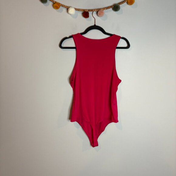 Express bright pink Body Contour sleeveless bodysuit - Picture 4 of 4